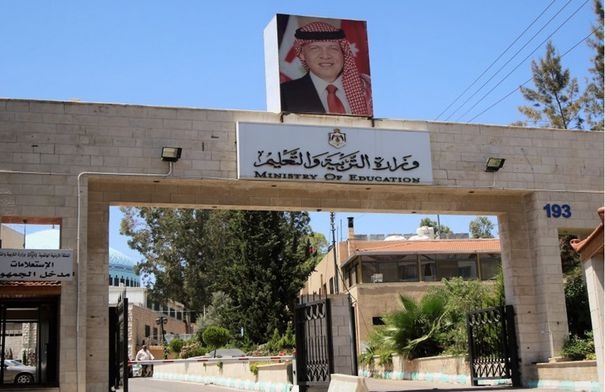 طلبة المسار المهني والتقني من مدرسة الجيزة يزورون كلية...