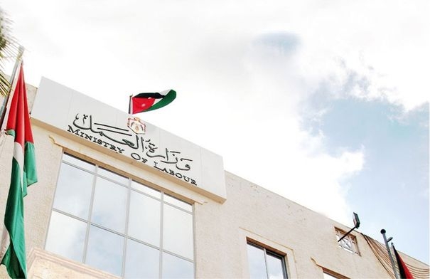 "العمل": التغييرات على مهنة "عامل نظافة" خاصة بالعمالة...