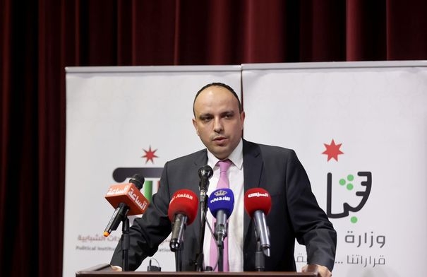 وزير الشباب يكرم البطل البارالمبي أحمد هندي لفوزه بذهبية...
