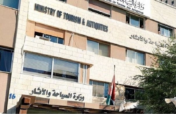 "السياحة" تنظم محاضرة علمية لعالم الآثار المصري زاهي حواس