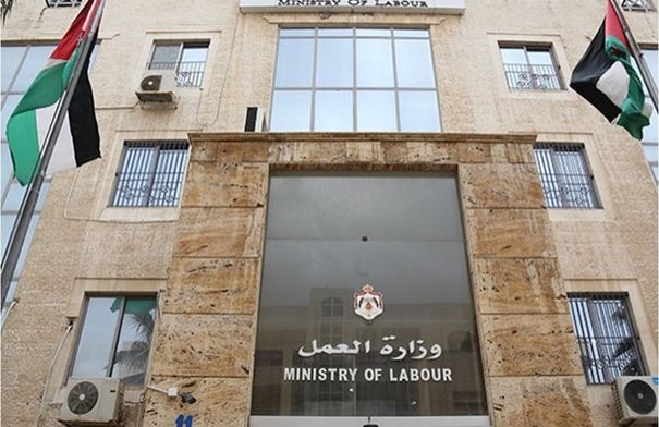 وزير العمل يفتتح اليوم الوطني للتشغيل بمشاركة 600 شركة...