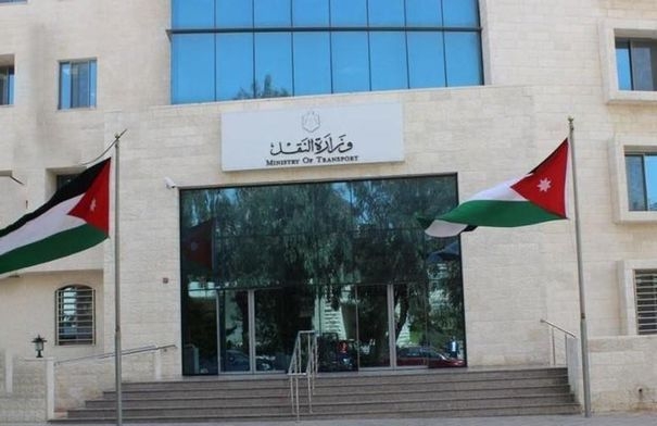 النقل تطلق حملة "الانطلاق على الوقت" ضمن مشروع النقل بين...