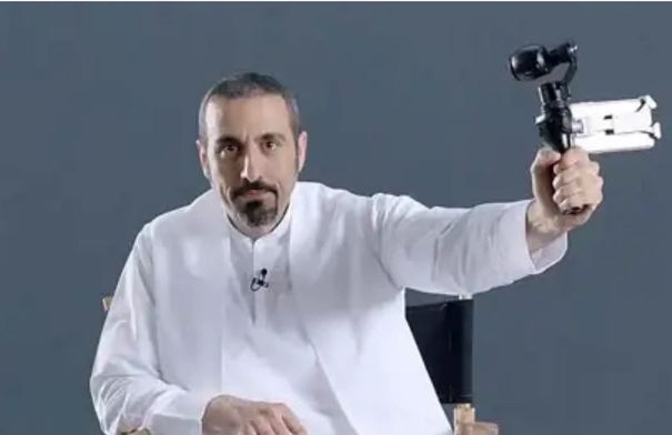 بكاء جماعي يصيب طاقم عمل برنامج رمضاني بسبب قصة مؤثرة