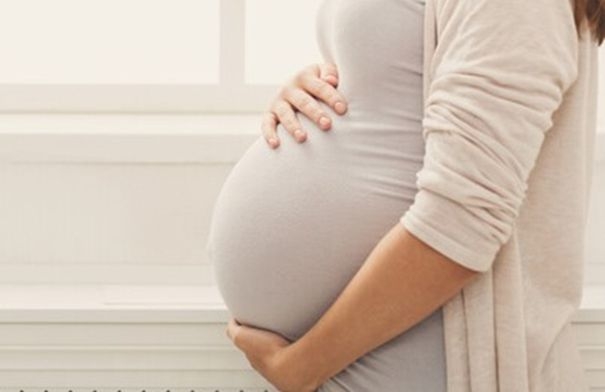 أفطرت بسبب الحمل أو الرضاعة.. ماذا يترتب عليها وكم قيمة...