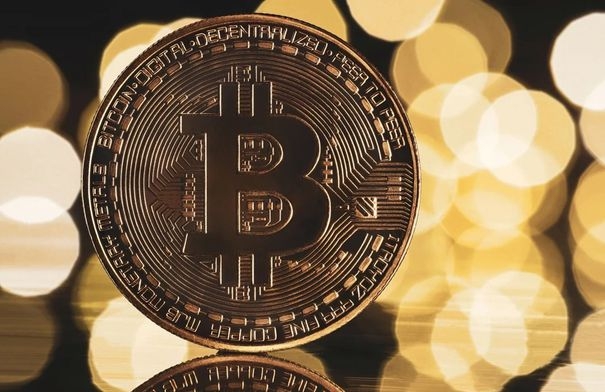 ترامب يوقّع أمراً تنفيذياً لإنشاء احتياطي استراتيجي...