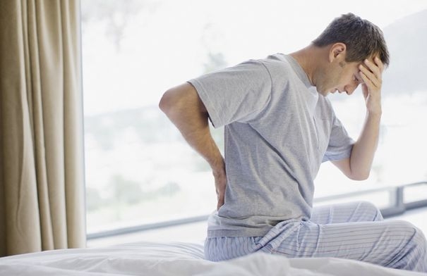 وداعا للمسكنات.. حل فعّال وغير مألوف للتخلص من آلام الظهر