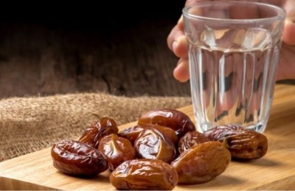 ما حكم الجمع بين قضاء رمضان وصيام الستة من شوال؟.....