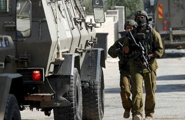 الاحتلال يعتقل مفتي القدس داخل باحات المسجد الأقصى