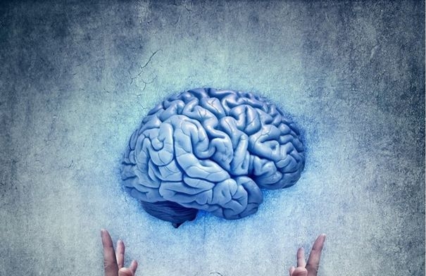 هل يمكنك أداء هذه الحركة؟ علامة على سلامة الدماغ!