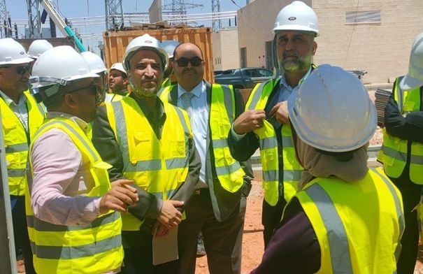 مدير الكهرباء الوطنية يتفقد العمل بمشروع محطة تحويل...