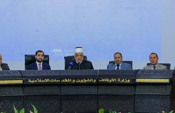وزير الأوقاف يلتقي أعضاء البعثات المرافقة للحجاج