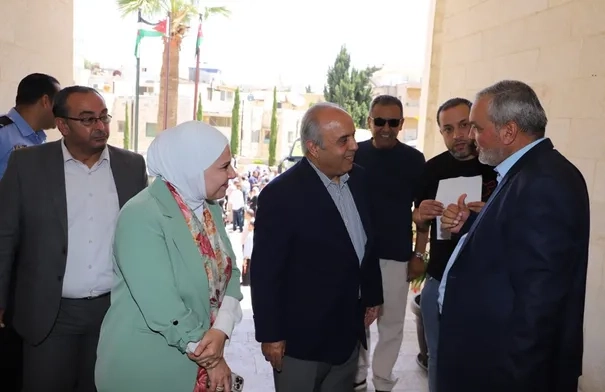 وزير التربية يودّع بعثة حج المعلمين إلى الديار المقدسة