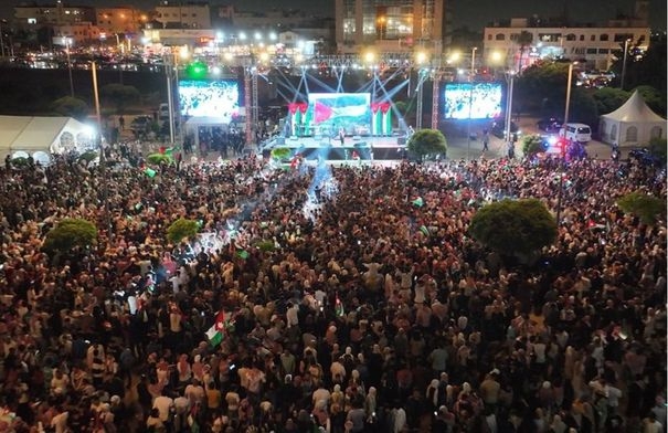بحضور عشرات الآلاف من الأردنيين والأردنيات زين تحتفي...