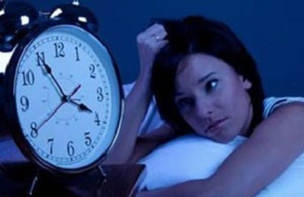 ماذا يحدث لجسمك عندما تنام بعد منتصف الليل؟