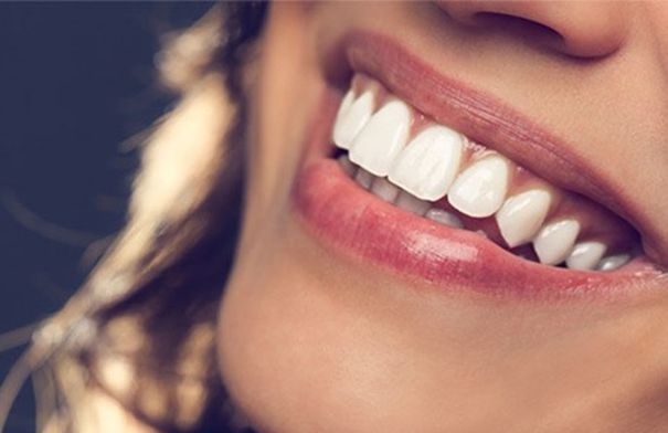 أسرار تحسين ملامح الوجه بأساليب بسيطة وفعّالة