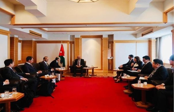 وزير الخارجية يجري محادثات موسعة مع نظيره الياباني