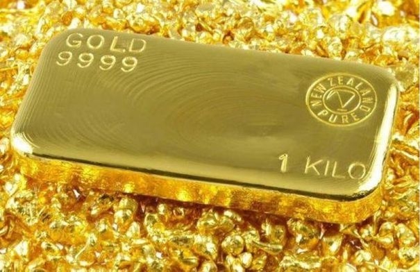 الذهب يتراجع وسط ترقب نتائج المحادثات التجارية بين...