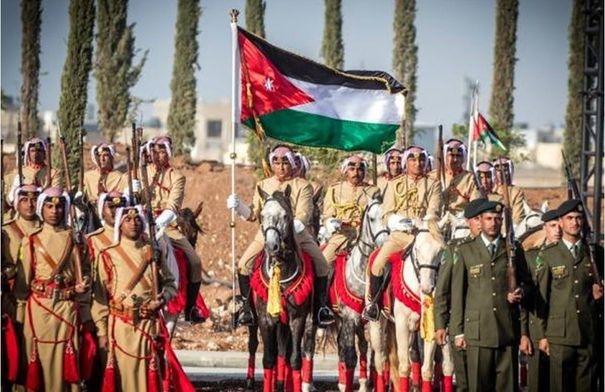 الأردنيون يحتفلون بيوم الجيش وذكرى الثورة العربية الكبرى