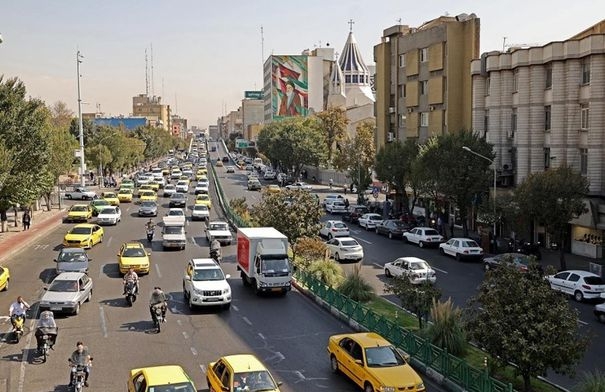 حركة كثيفة بمحيط المنطقة 18 في طهران