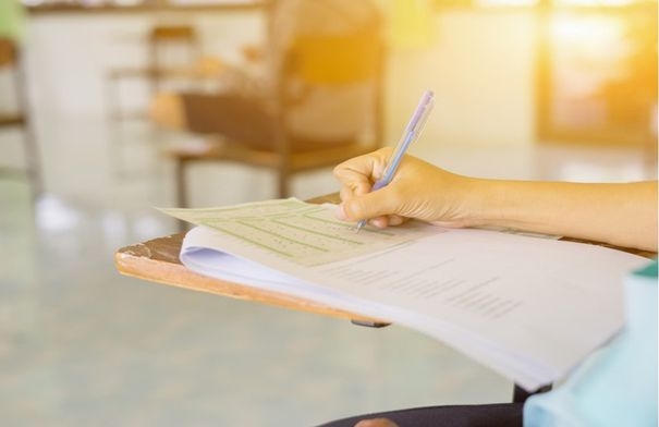 نحو 210 آلاف طالب يتقدمون لامتحان التوجيهي الخميس