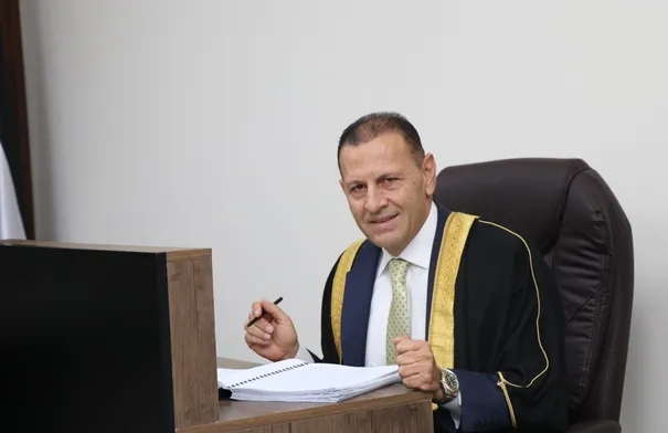 الدكتوراة للمحامي محمد إبراهيم عبيدات
