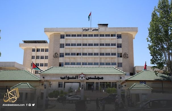 مجلس النواب يقدم دعماً بـ100 ألف دينار للمنتخب الوطني...