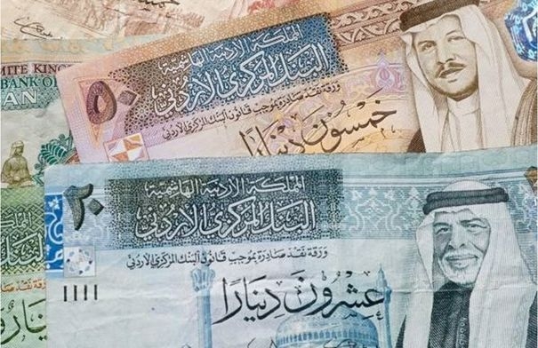 حوالات الأردنيين بالخارج ترفع الطلب على الدينار المحلي