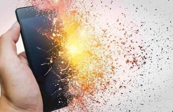 في ظل موجات الحر.. خطوات تحمي هاتفك من تلف البطارية أو...