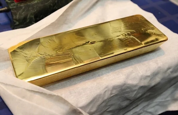الذهب يتراجع أسبوعيًا بفعل صعود الدولار