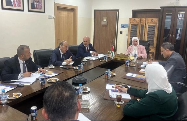 وزيرة النقل تؤكد اهمية تحديث التشريعات وتعزيز كفاءة...