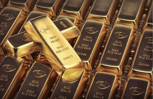 الذهب عالميا يتعافى من أدنى مستوى في شهر