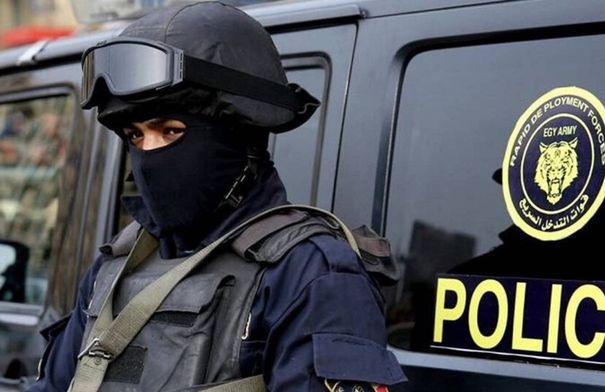 مصر .. ضابط شرطة يشعل أزمة مع القضاة بـ"وصلة ضرب"