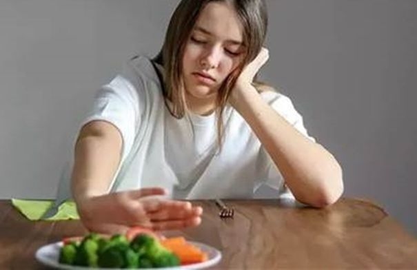الحرارة المرتفعة تُفقد الجسم شهيته.. وهكذا نعيدها!