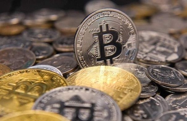 بريطاني يفقد الأمل بالعثور على 950 مليون دولار بعد 12 من...