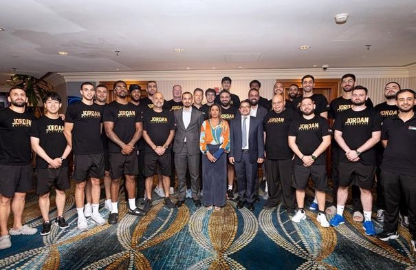 القنصل العام في جدة يزور وفد منتخب كرة السلة
