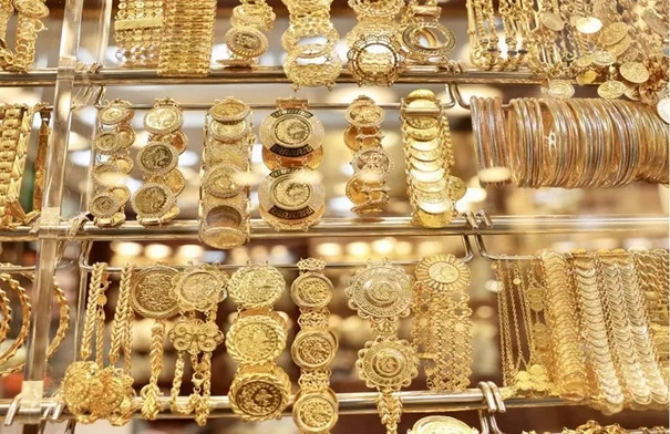 كم بلغ سعر غرام الذهب عيار 21 في الأردن الخميس