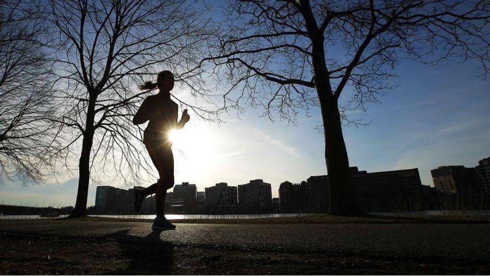 Is It Better to Walk Before or After Eating? - Jordan News