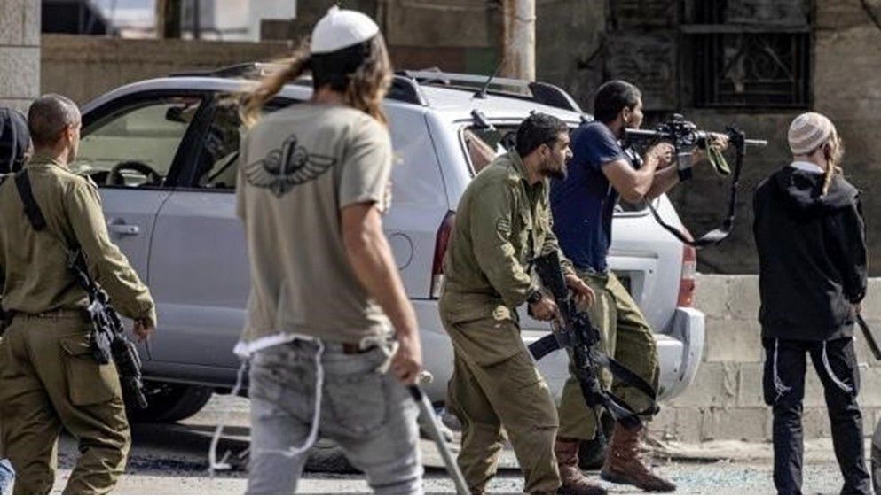 Israeli Settlers Attack Palestinian Town, Set Rural Home on Fire in Central West Bank - Jordan News
