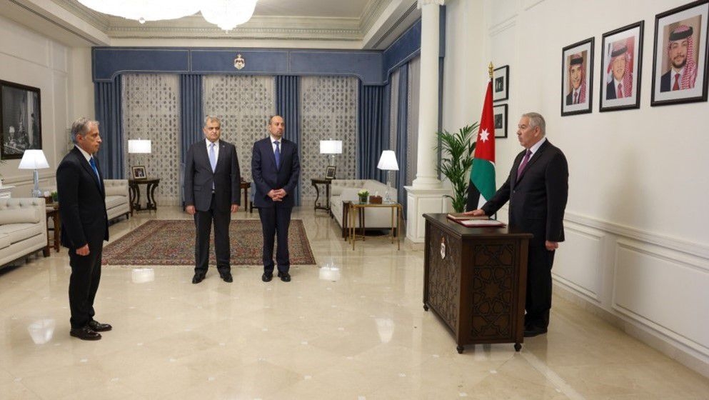 Al-Majali Sworn In Before Prime Minister - Jordan News
