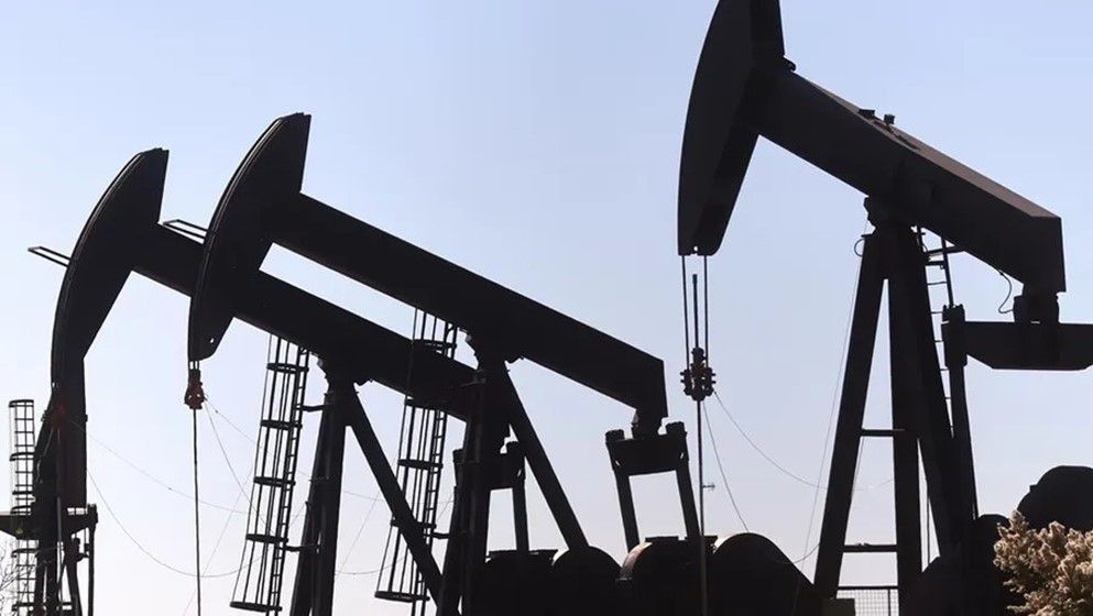 Oil Drops Over $2 per Barrel - Jordan News