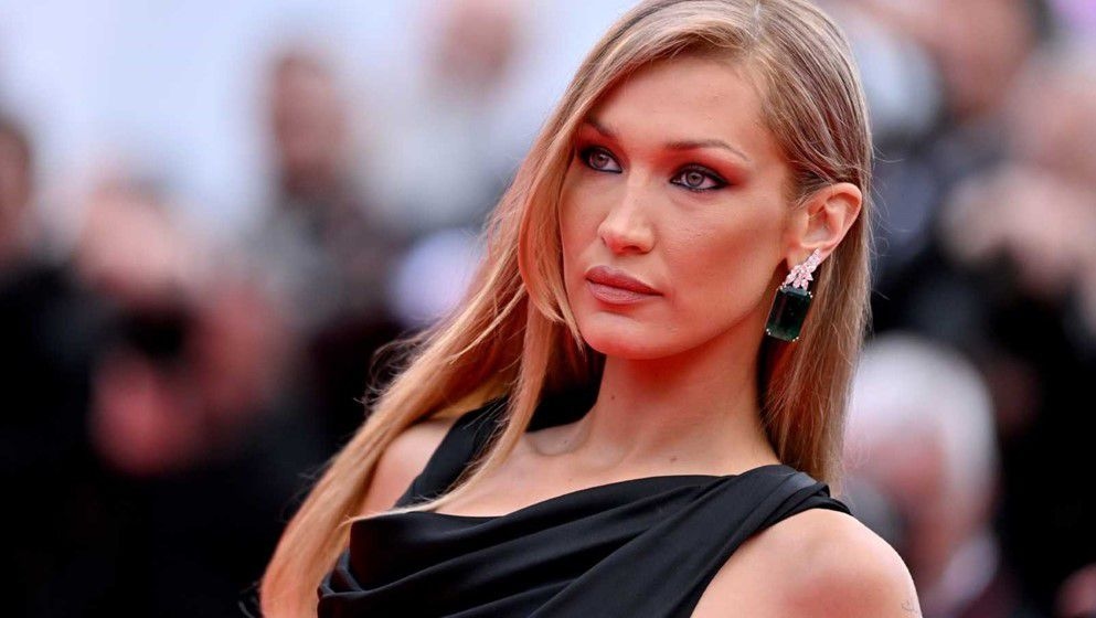 Bella Hadid's Fringe… The Season's Standout Hairstyle - Jordan News