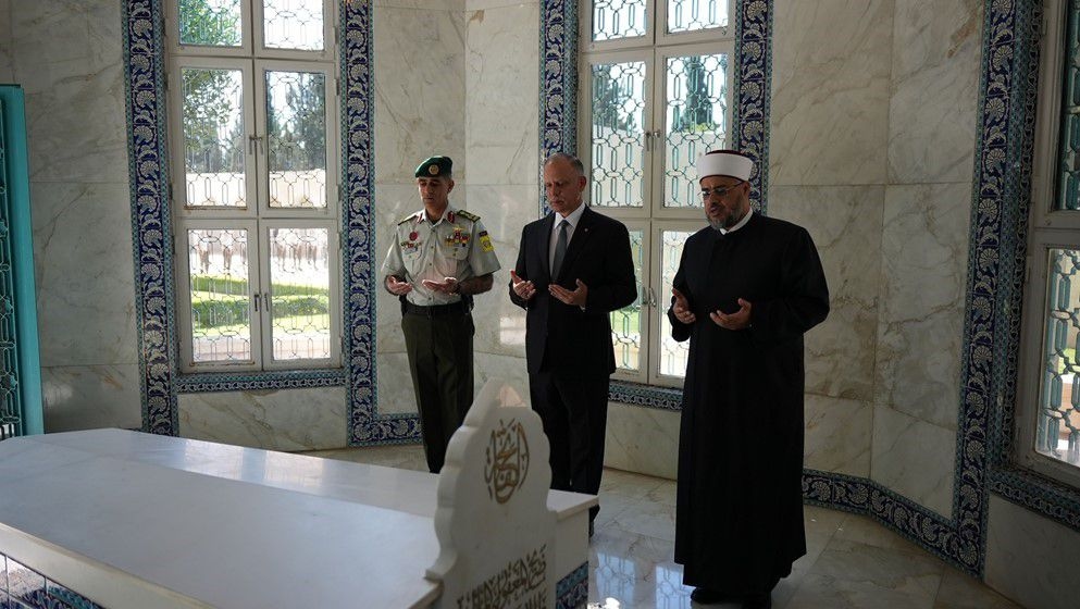 Regent Visits the Tomb of King Talal bin Abdullah - Jordan News