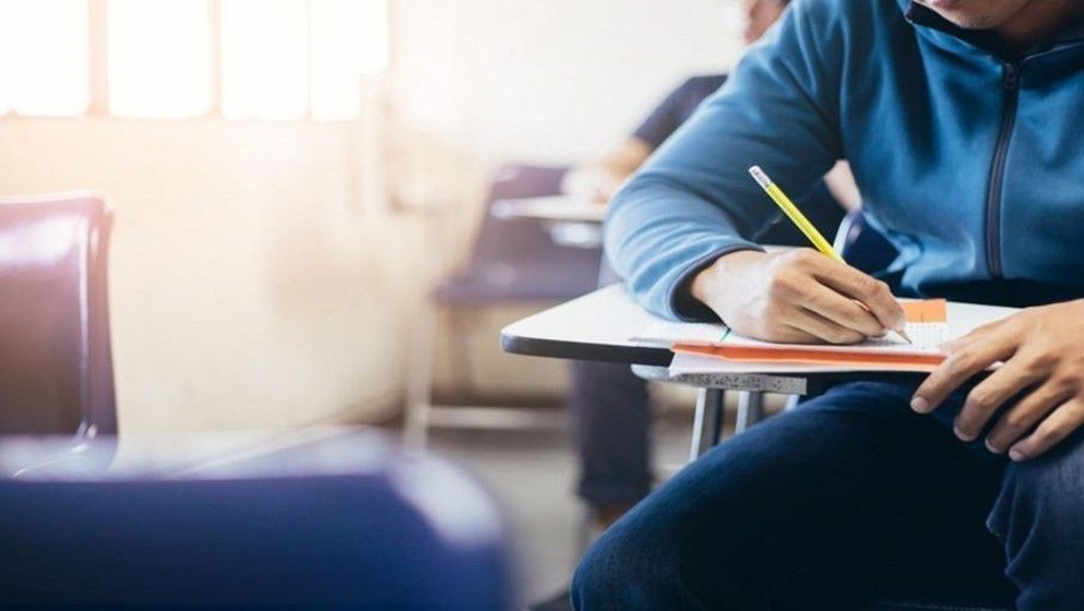 11th Grade Students Express Satisfaction with English Exam - Jordan News