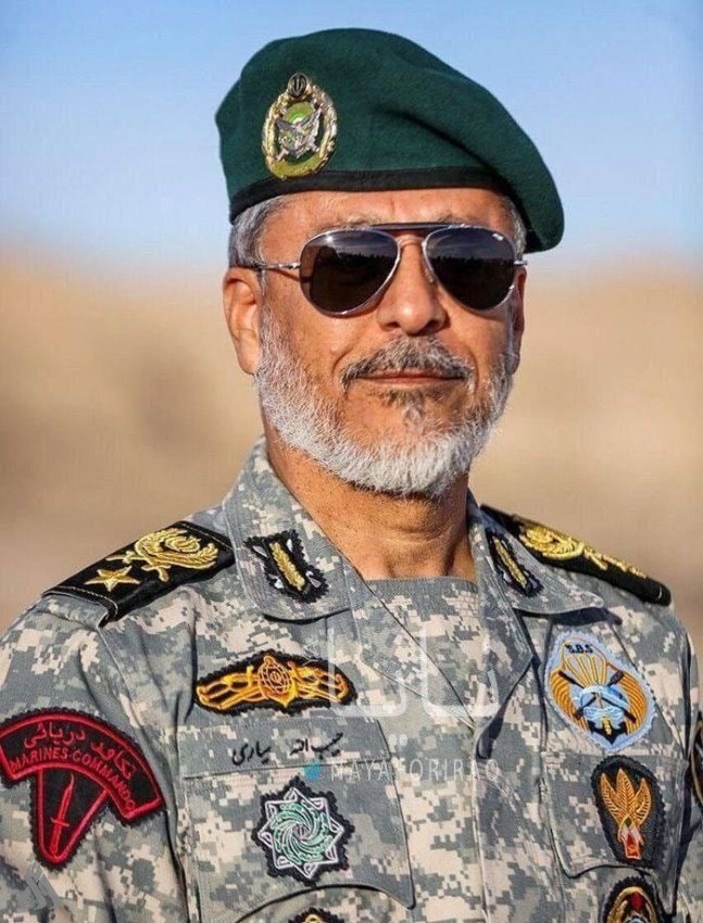 السيد الخامنئي يأمر بتعيين رئيسين لهيئة الأركان والحرس الثوري