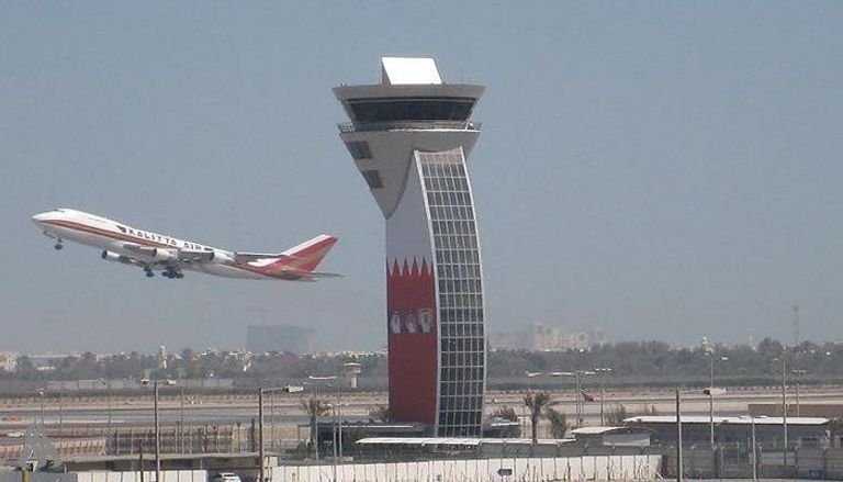 قطر والكويت والإمارات والبحرين تعيد فتح مجالهم الجوي