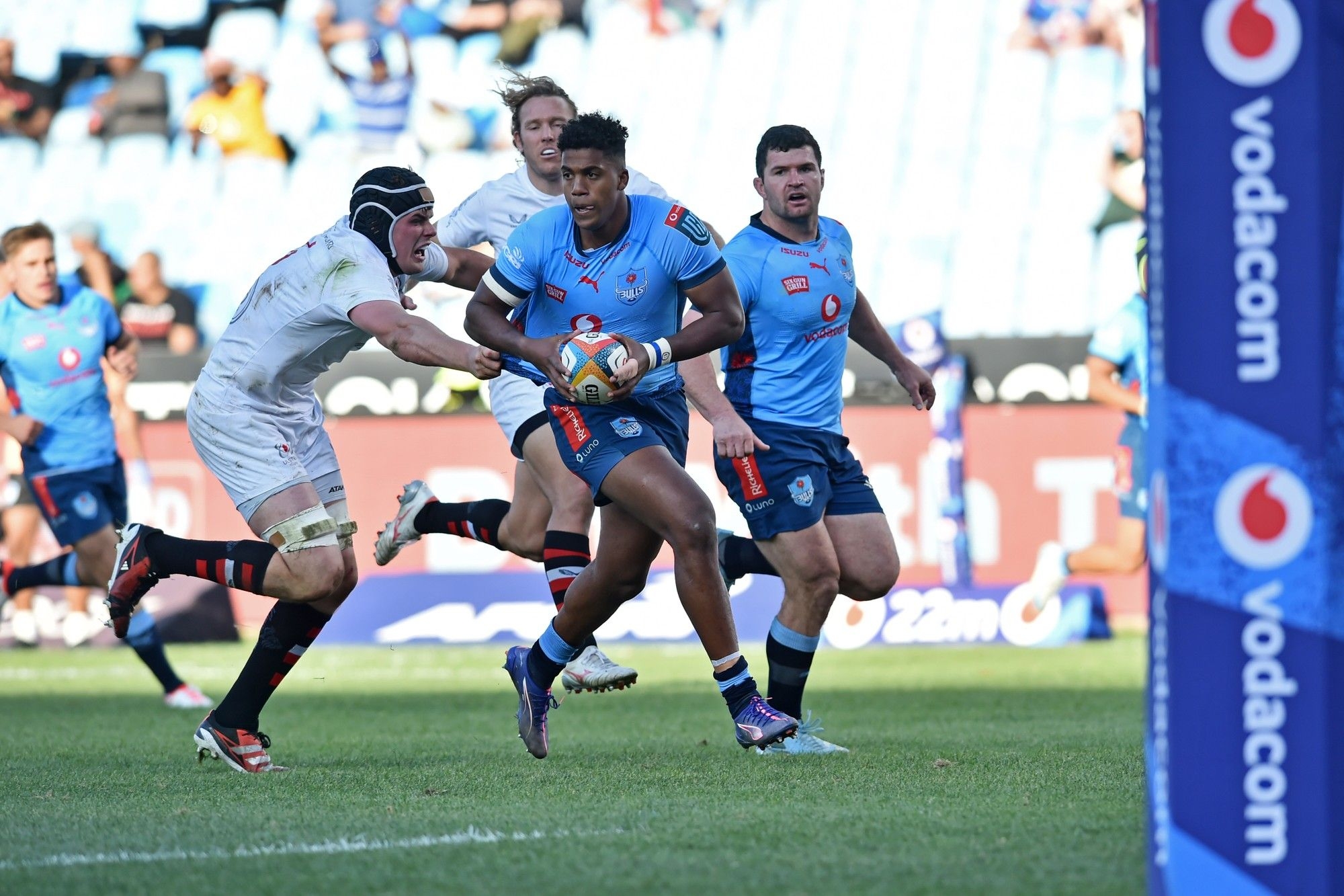Canan Moodie at centre as Bulls mix things up to douse the Dragons' fire