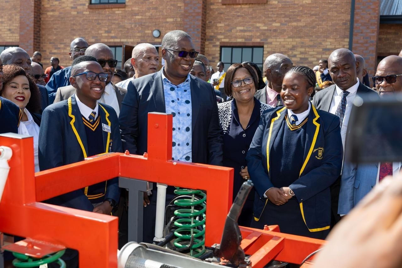 New Ribane-Laka School of Specialisation opens in Mamelodi, focusing on automotive and electronics skills