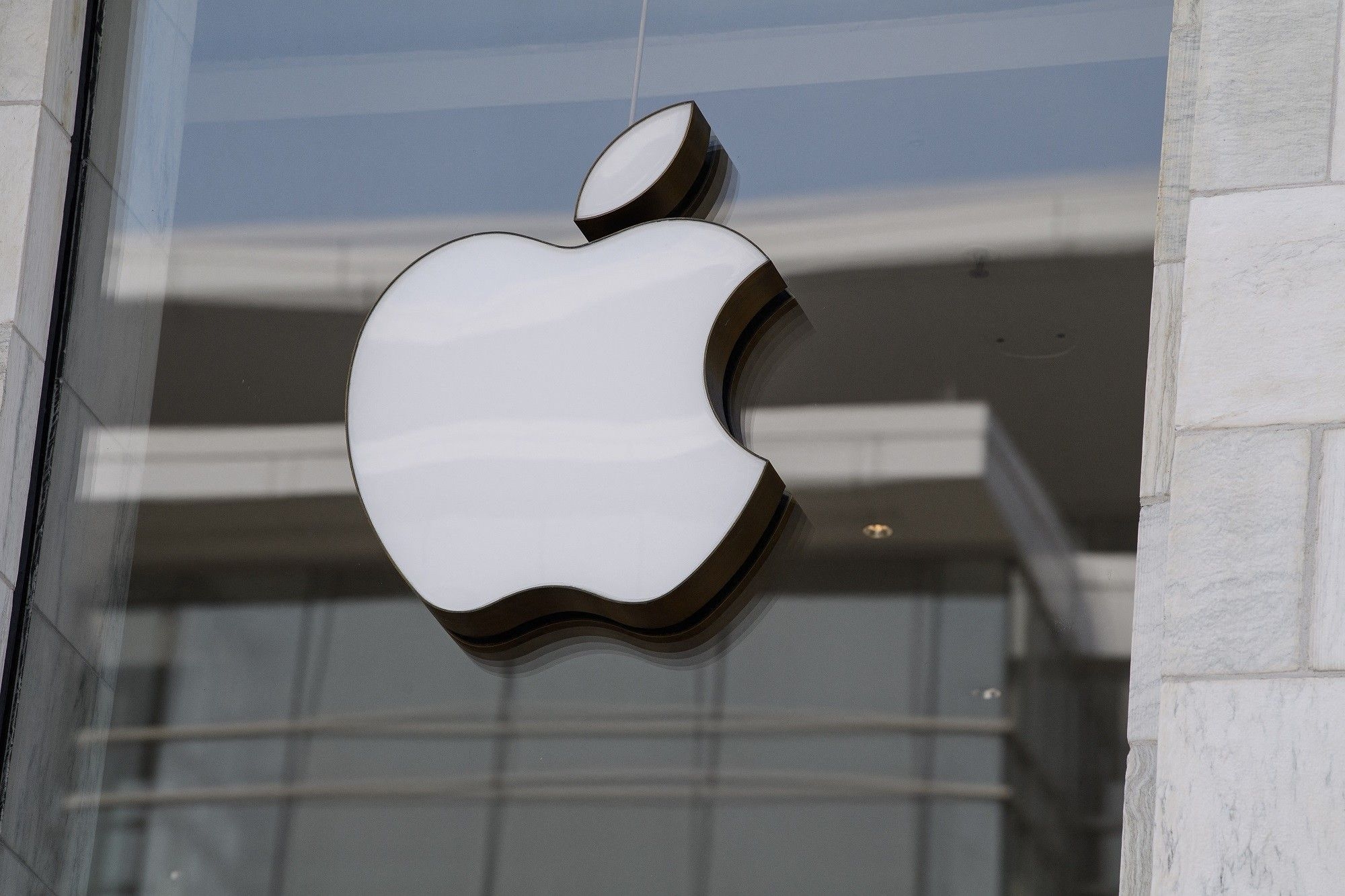 Gqeberha shop manager fined R87,000 for selling counterfeit Apple accessories