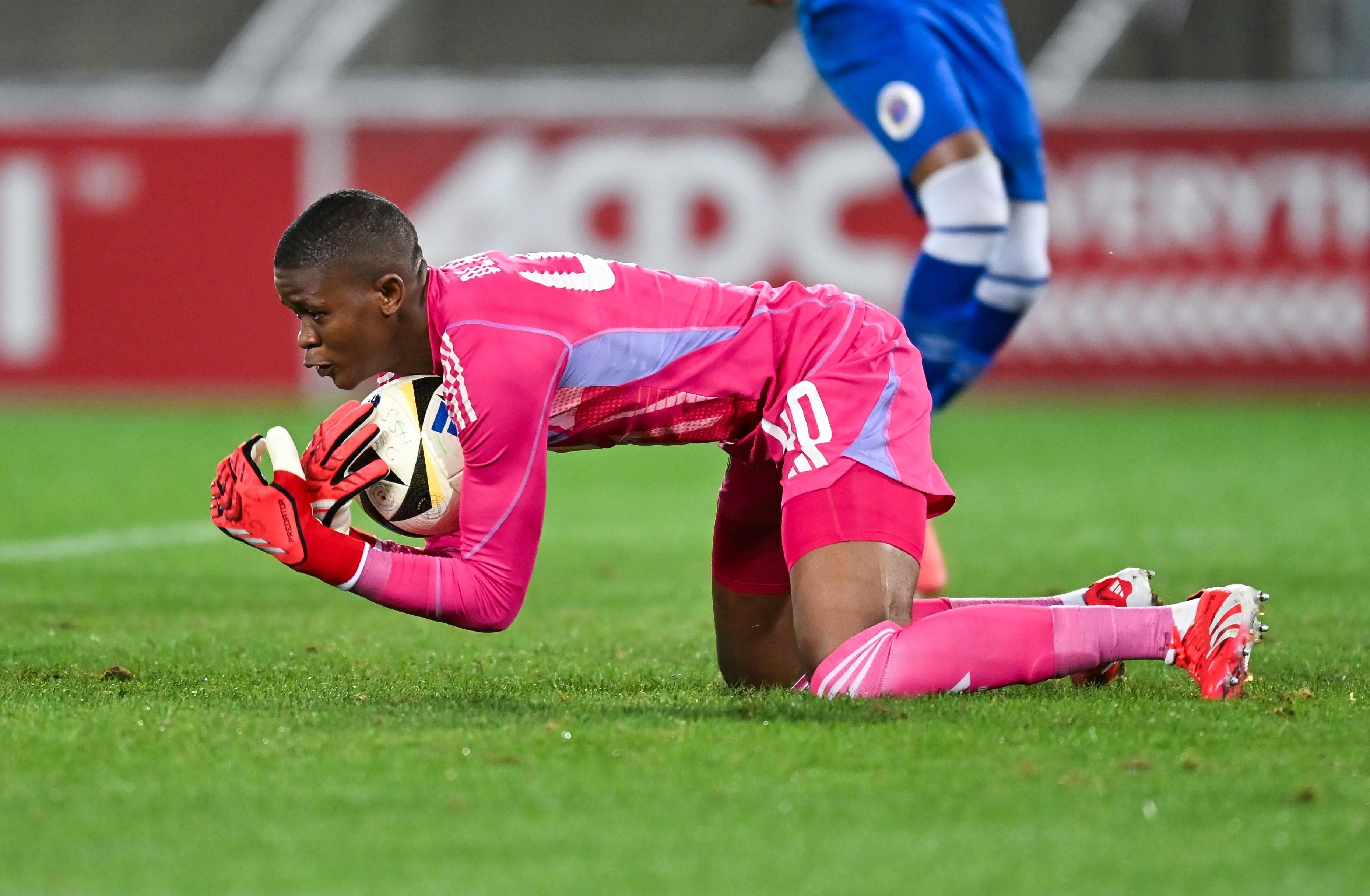 Orlando Pirates' Mandla Ncikazi hails debutant keeper Siyabonga Dladla after SuperSport triumph