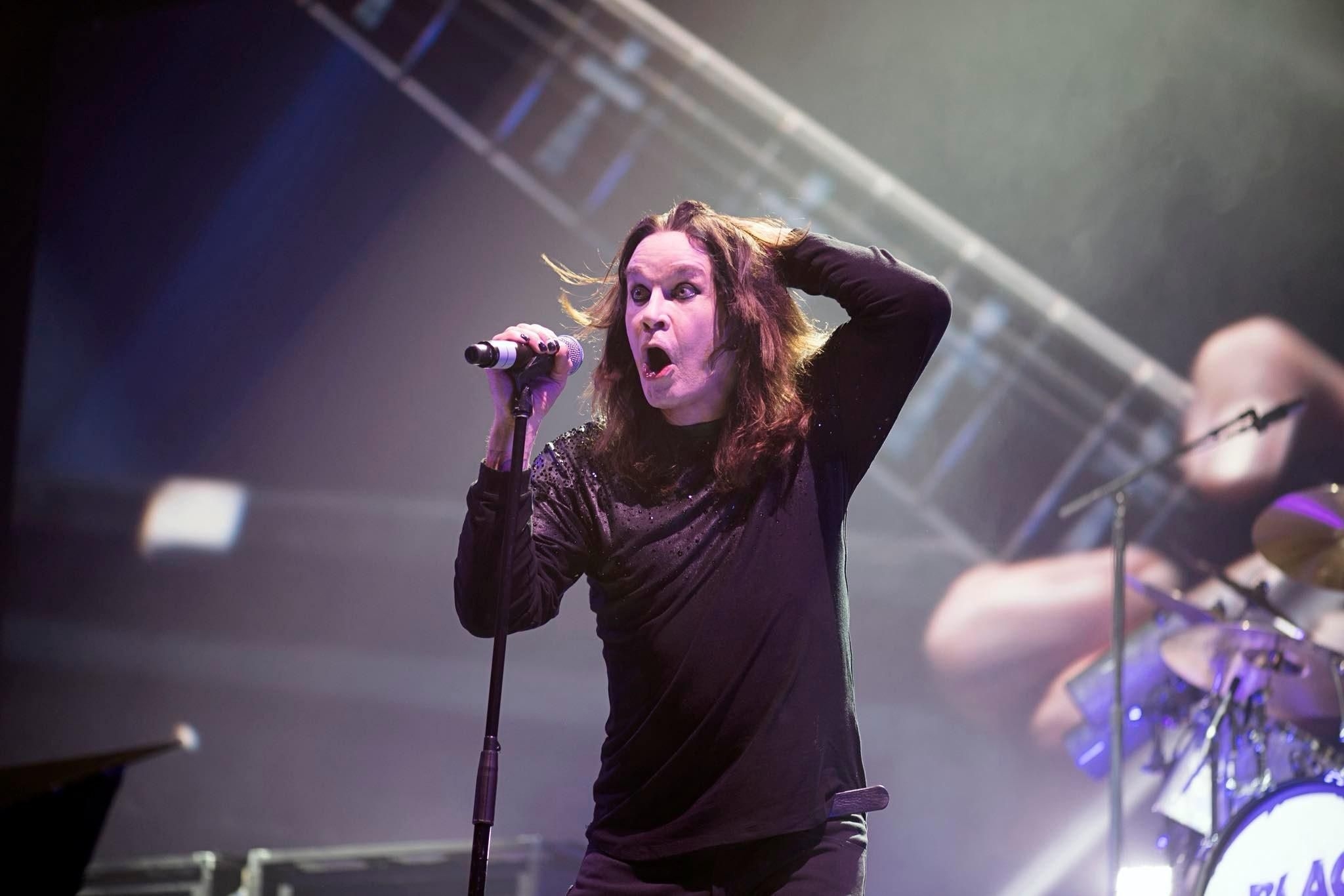 WATCH: Ozzy Osbourne sells empty cans of his DNA